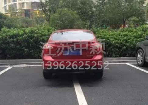 車停在車位也被貼處罰單子?交通警察:這三種停車方式也算違規!