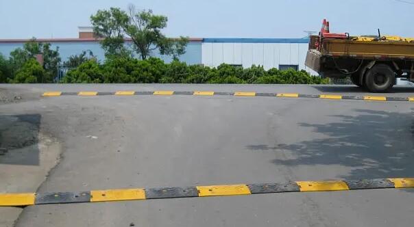 蘇州道路劃線單位分析，蘇州公路減速帶有哪幾種類型